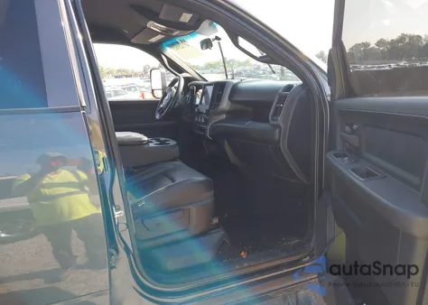 2022 Ram 2500 Tradesman 4X4 6'4 Box from USA, damaged, VIN 3C6UR5CL5NG126486